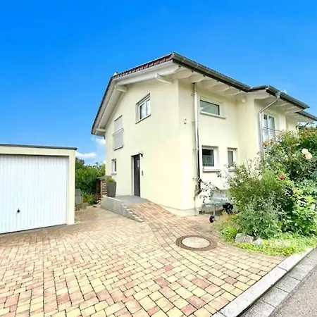 In An Der Landesgrenze Zu Schaffhausen Und Zuerich דירה